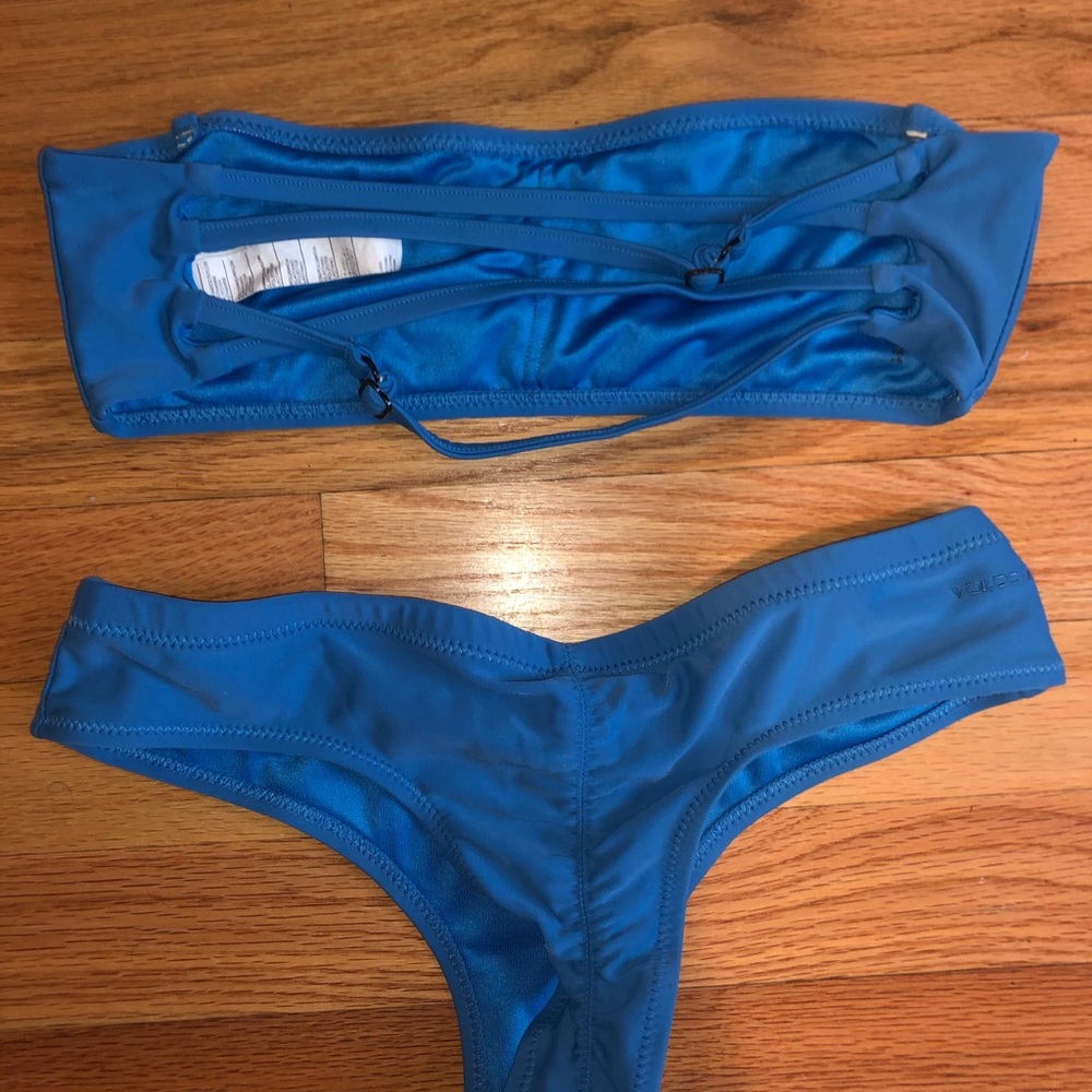 Volcom bikini - Picture 3 of 3